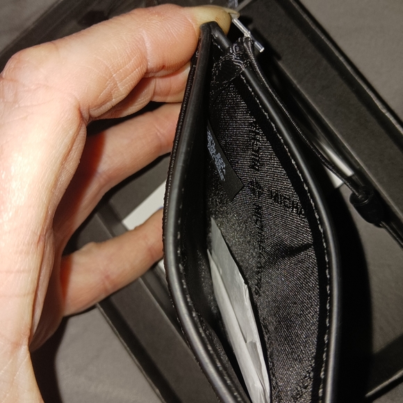 NWT! MICHAEL KORS ID/CC HOLDER WITH KEY RING! - Picture 7 of 10